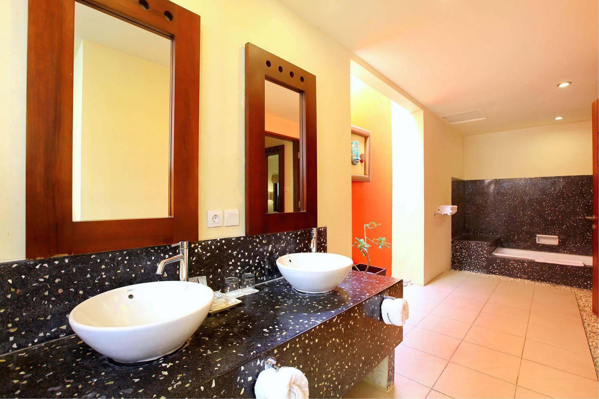 Kuta Selatan Mutiara Jimbaran Villas מראה חיצוני תמונה
